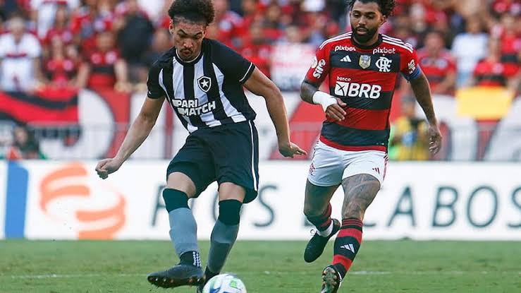 ZAGUEIRO DO BOTAFOGO ELEGE CRAQUE DO FLAMENGO COMO O MELHOR QUE ENFRENTOU: "ELE É BOM"